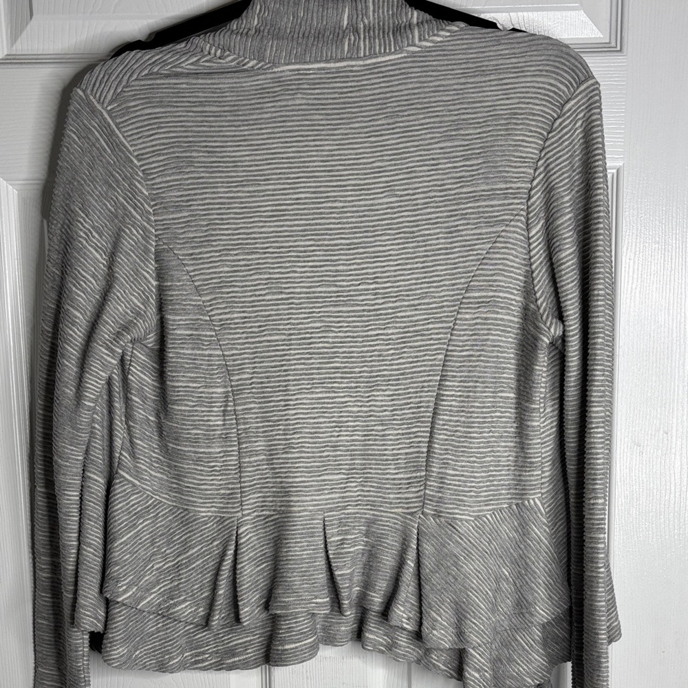 Elegant Gray Striped Women's Cardigan - Picture 3 of 4